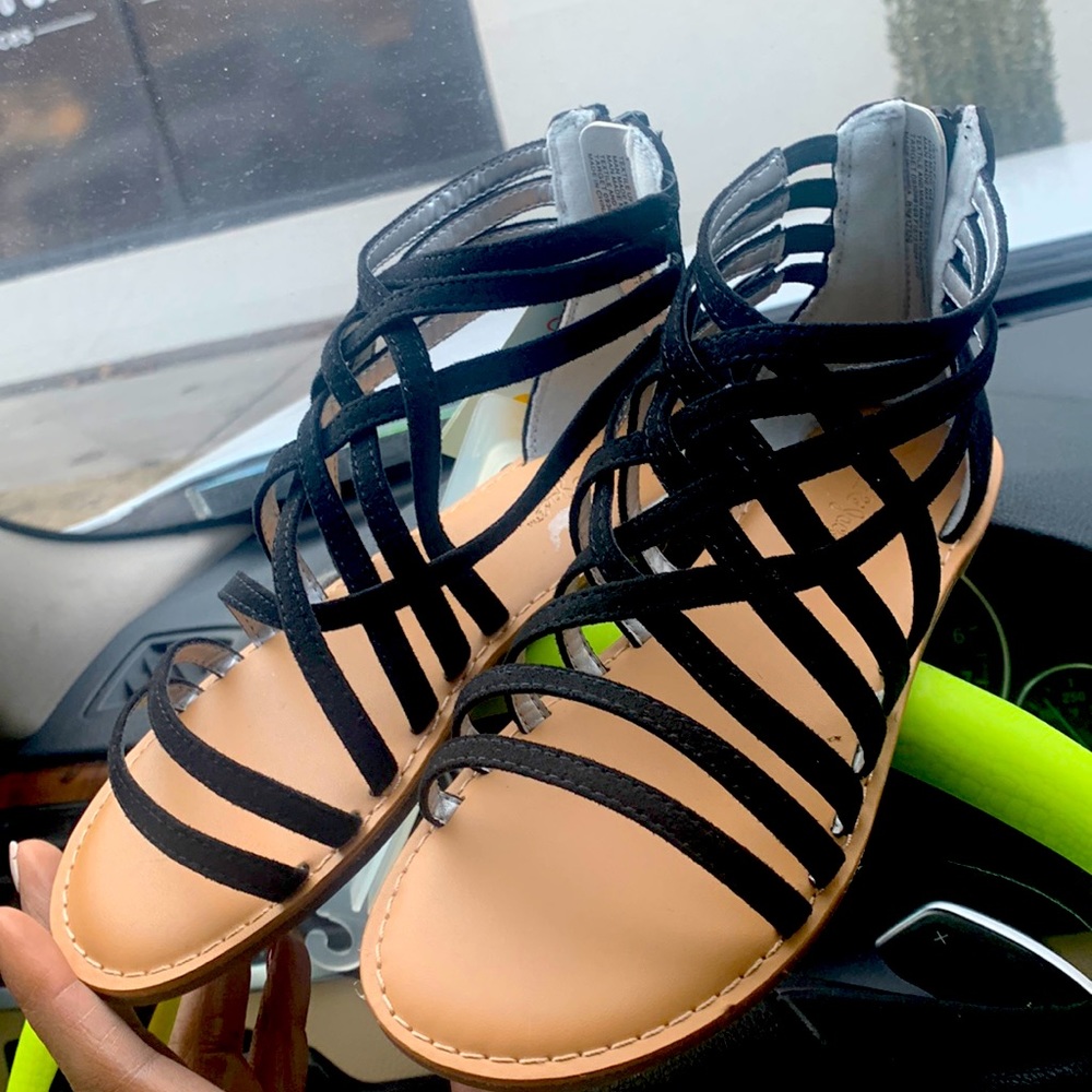 Girl black sandals size 1